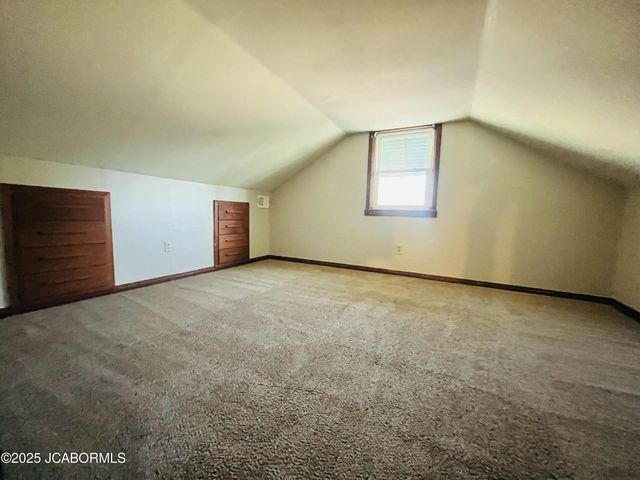 201 BUCHANAN STREET, Jefferson City, MO 65101