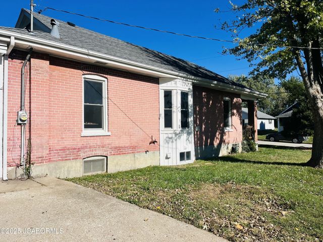 201 BUCHANAN STREET, Jefferson City, MO 65101