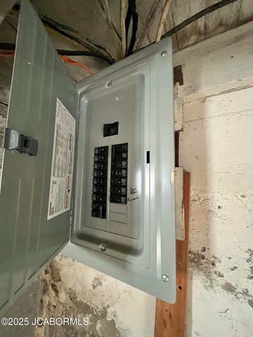 201 BUCHANAN STREET, Jefferson City, MO 65101