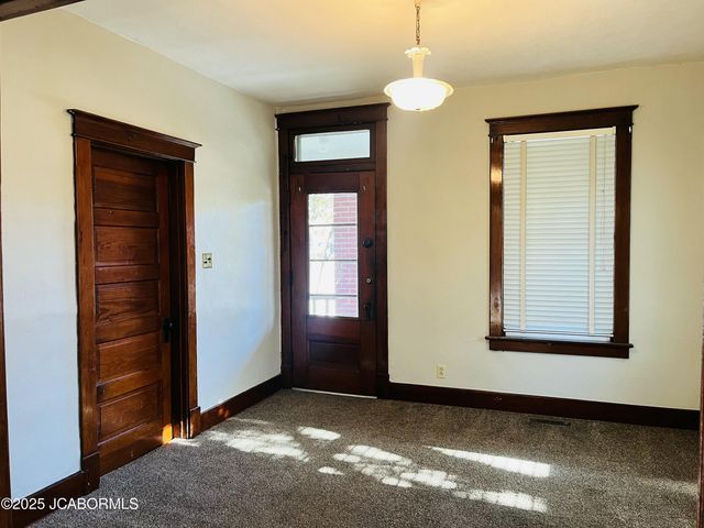 201 BUCHANAN STREET, Jefferson City, MO 65101