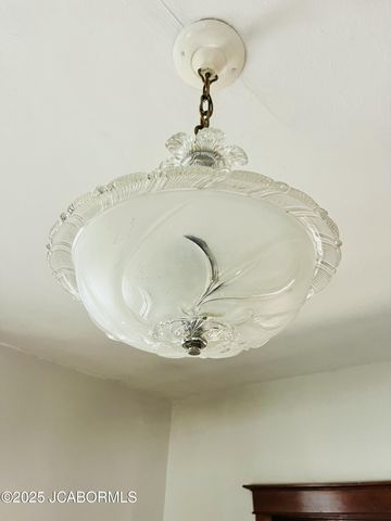 201 BUCHANAN STREET, Jefferson City, MO 65101