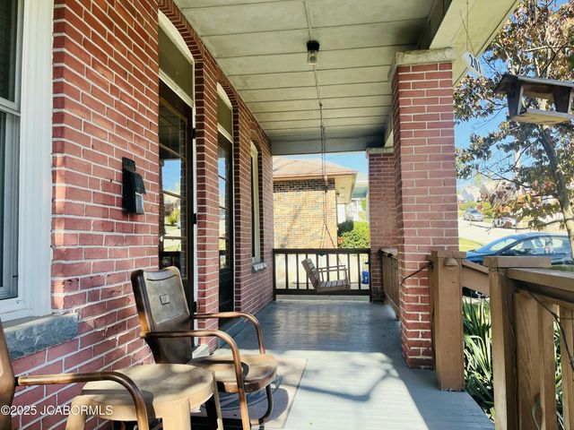 201 BUCHANAN STREET, Jefferson City, MO 65101