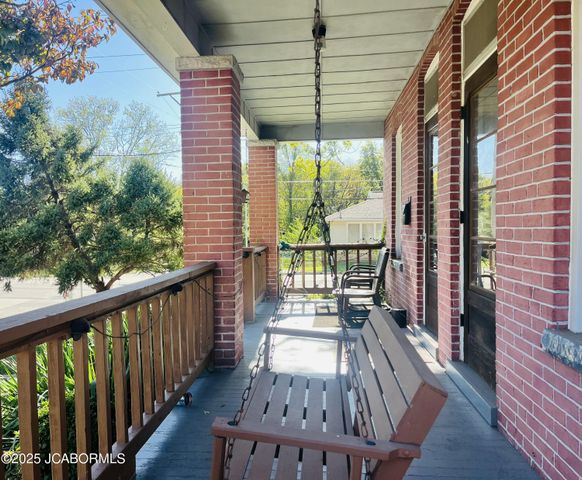 201 BUCHANAN STREET, Jefferson City, MO 65101