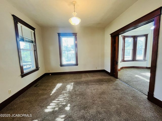 201 BUCHANAN STREET, Jefferson City, MO 65101