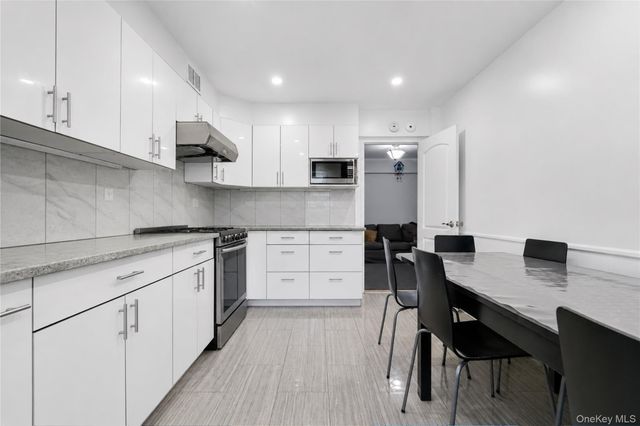 2909 137th Street 2K, Flushing, NY 11354