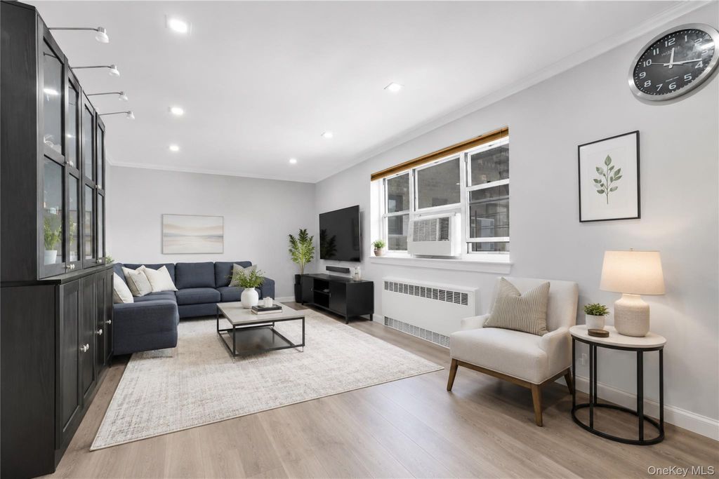 2909 137th Street 2K, Flushing, NY 11354
