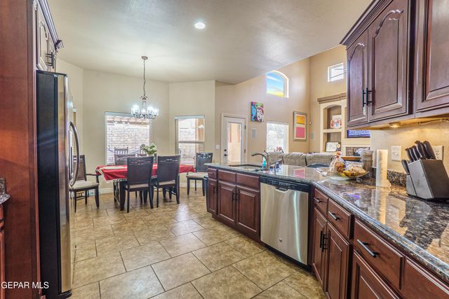 5565 MIKE VANE Drive, El Paso, TX 79934