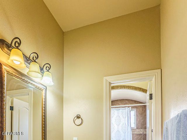 5565 MIKE VANE Drive, El Paso, TX 79934