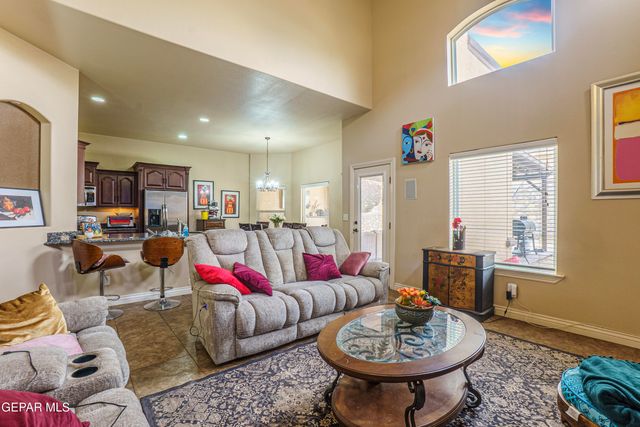5565 MIKE VANE Drive, El Paso, TX 79934