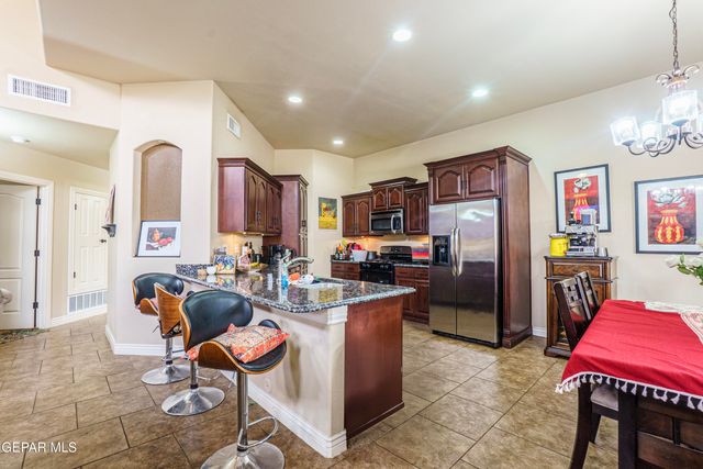 5565 MIKE VANE Drive, El Paso, TX 79934