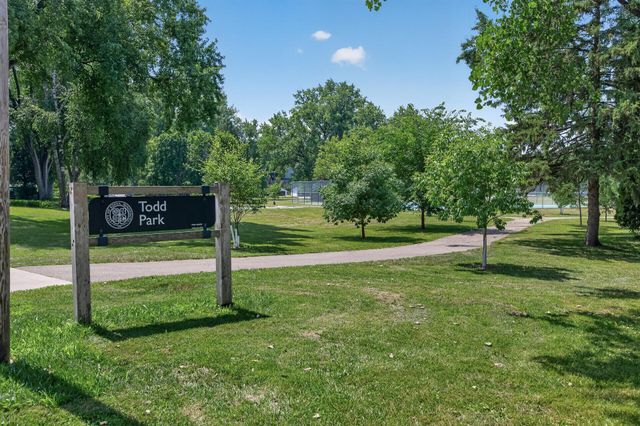 4360 Brookside Court 209, Edina, MN 55436