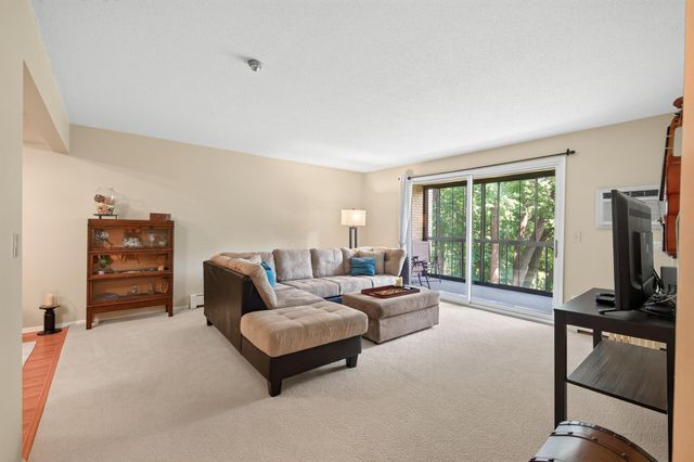 4360 Brookside Court 209, Edina, MN 55436