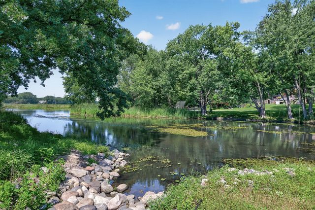 4360 Brookside Court 209, Edina, MN 55436