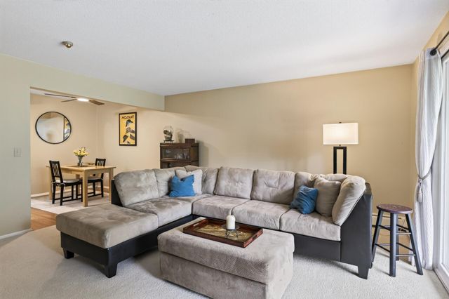 4360 Brookside Court 209, Edina, MN 55436