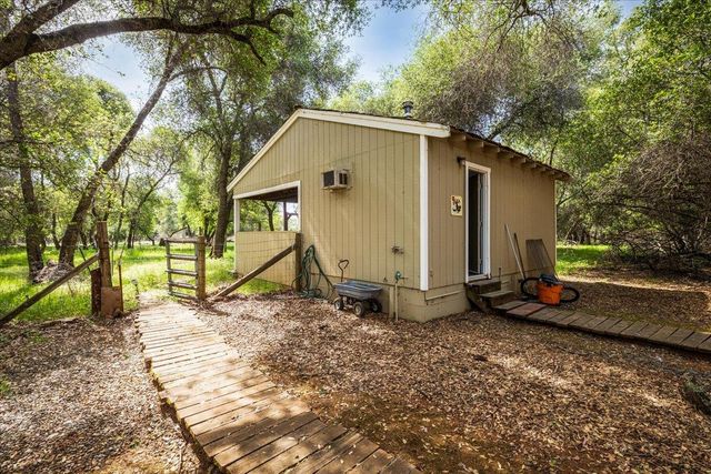 3940 Welker Ln, Shingle Springs, CA 95682