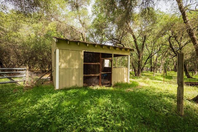 3940 Welker Ln, Shingle Springs, CA 95682