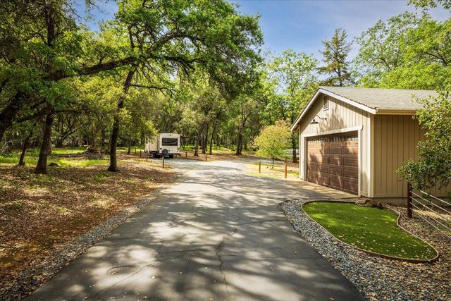 3940 Welker Ln, Shingle Springs, CA 95682