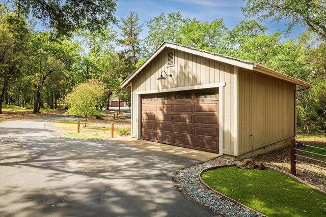 3940 Welker Ln, Shingle Springs, CA 95682