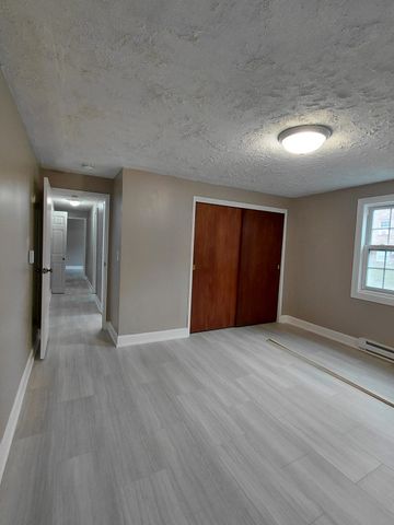 8 Walker Rd 6, North Andover, MA 01845
