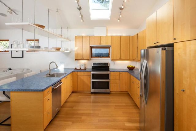 204 Princeton Road, Menlo Park, CA 94025