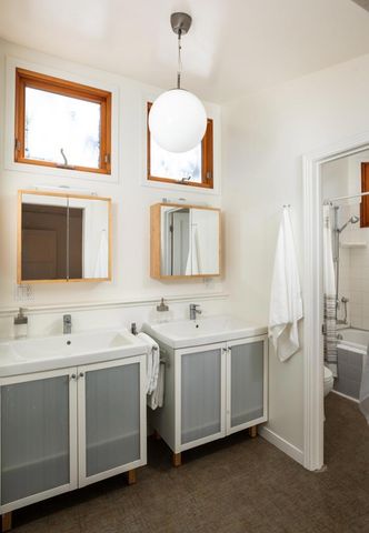 204 Princeton Road, Menlo Park, CA 94025