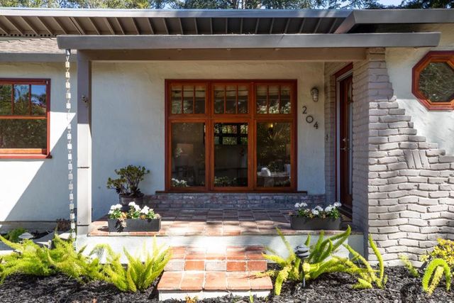 204 Princeton Road, Menlo Park, CA 94025