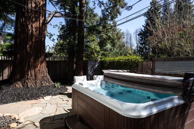 204 Princeton Road, Menlo Park, CA 94025