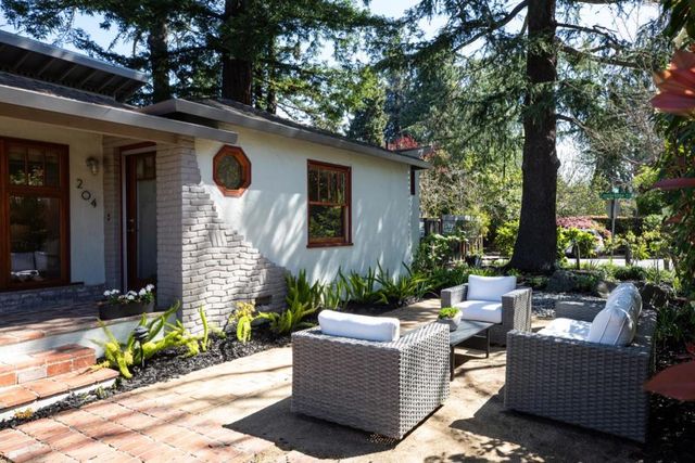 204 Princeton Road, Menlo Park, CA 94025