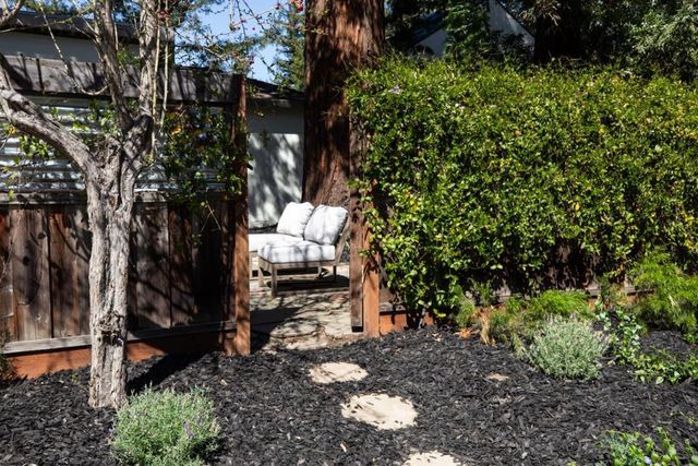 204 Princeton Road, Menlo Park, CA 94025