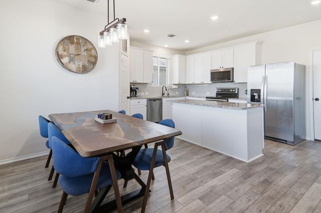 408 Bedford Falls LN, Jarrell, TX 76537