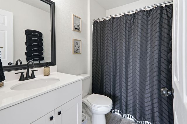 408 Bedford Falls LN, Jarrell, TX 76537