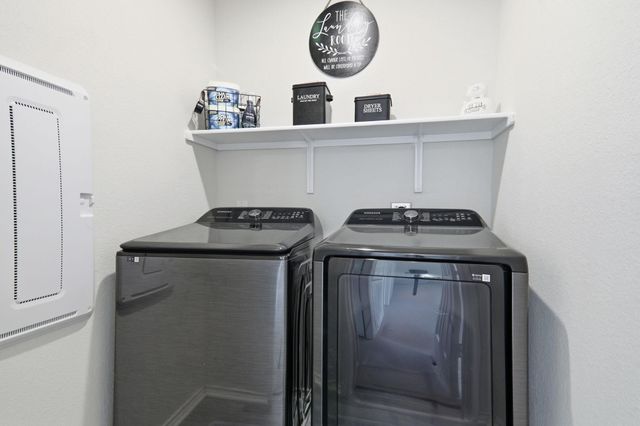 408 Bedford Falls LN, Jarrell, TX 76537