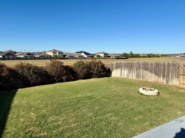 408 Bedford Falls LN, Jarrell, TX 76537