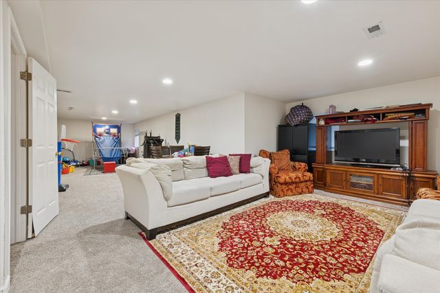 1618 Astor Avenue, Oakbrook Terrace, IL 60181