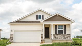 11862 S 114th Avenue, Papillion, NE 68046