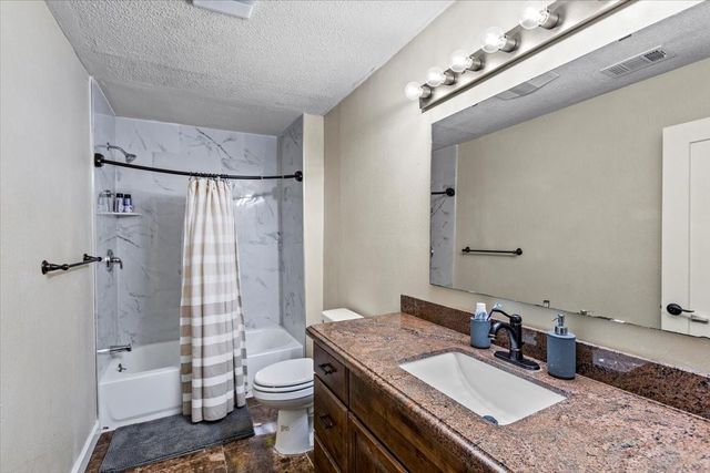 3201 Avenue F, Dickinson, TX 77539