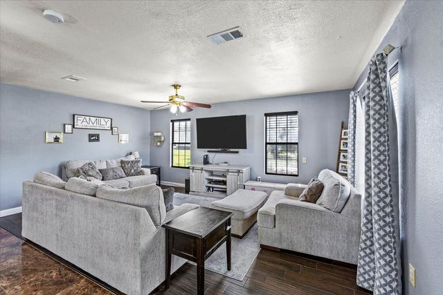 3201 Avenue F, Dickinson, TX 77539