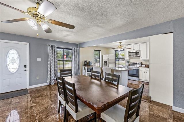 3201 Avenue F, Dickinson, TX 77539