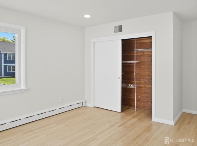 21 Sherwood Avenue, East Brunswick, NJ 08816