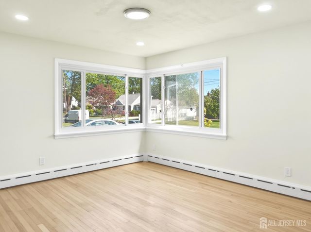 21 Sherwood Avenue, East Brunswick, NJ 08816