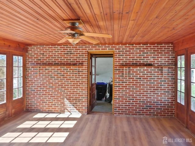 21 Sherwood Avenue, East Brunswick, NJ 08816