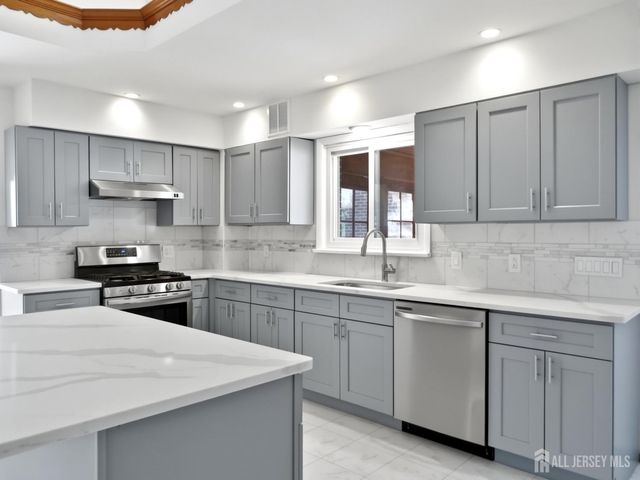 21 Sherwood Avenue, East Brunswick, NJ 08816