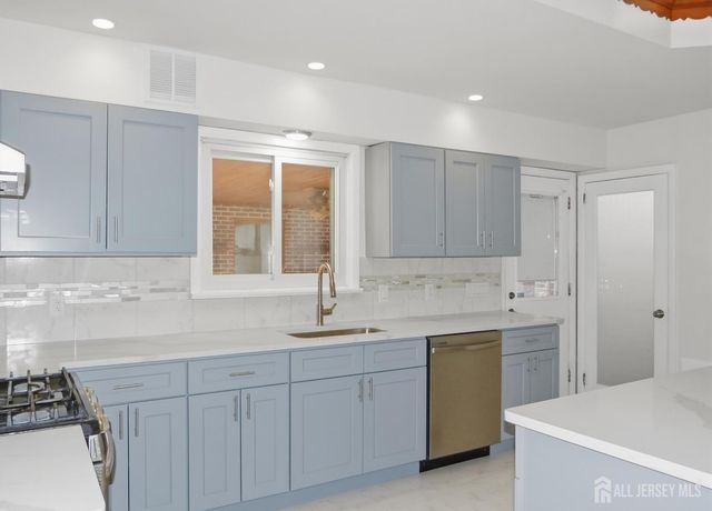 21 Sherwood Avenue, East Brunswick, NJ 08816