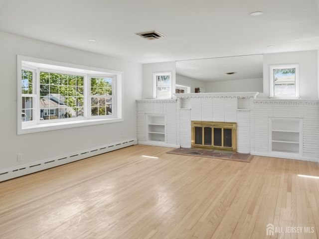 21 Sherwood Avenue, East Brunswick, NJ 08816