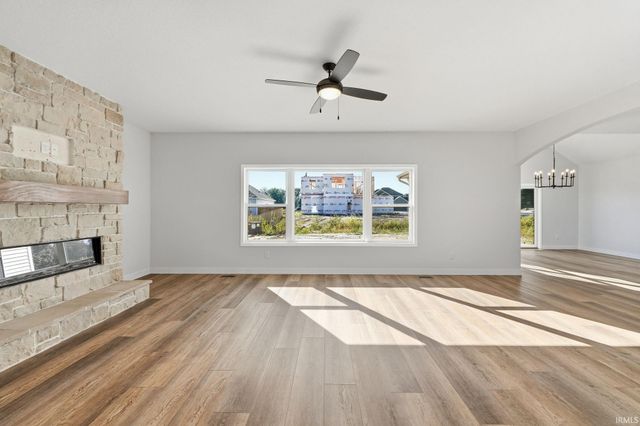 1563 Farm View Court, Huntertown, IN 46748