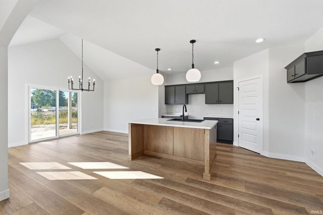 1563 Farm View Court, Huntertown, IN 46748