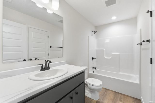1563 Farm View Court, Huntertown, IN 46748