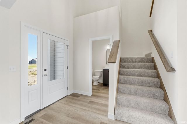 1563 Farm View Court, Huntertown, IN 46748