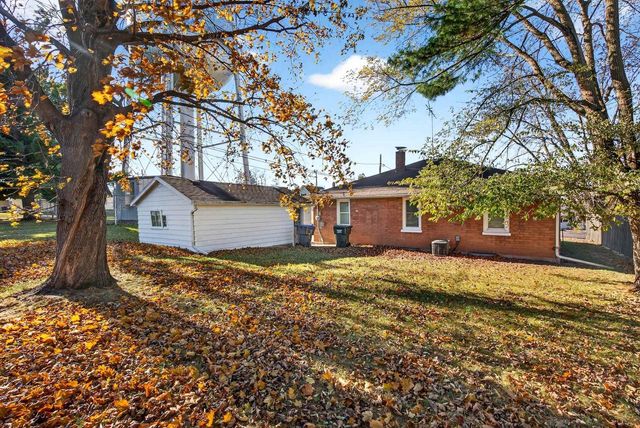 1104 SMITH STREET, New London, WI 54961