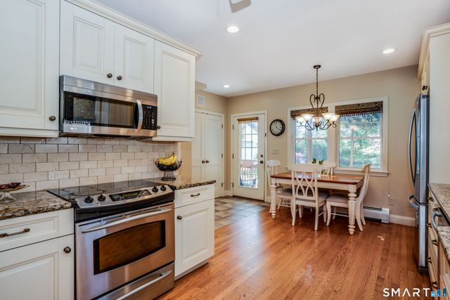 469 Fern Street, West Hartford, CT 06107